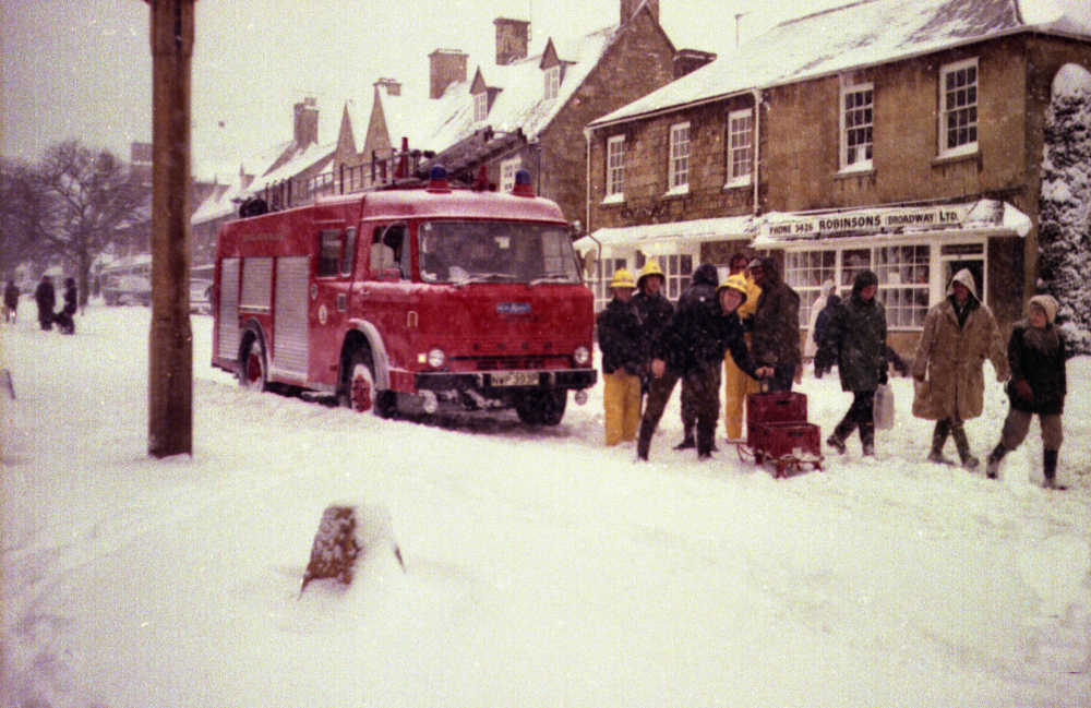 The Broadway fire appliance in the snow at Broadway