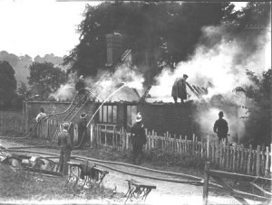 Fire at Kites Nest Lodge Broadway 1939